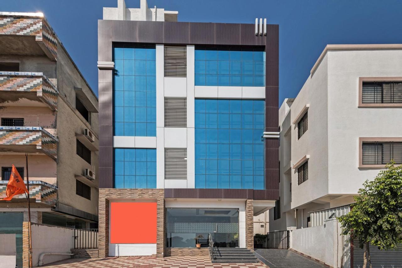 Oyo Flagship 19196 Shree Sai Niladri Residency Ширди Экстерьер фото